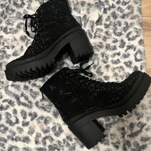 Steve Madden Black Rhinestone Lace-Up Platform Ankle Boots Size 11
